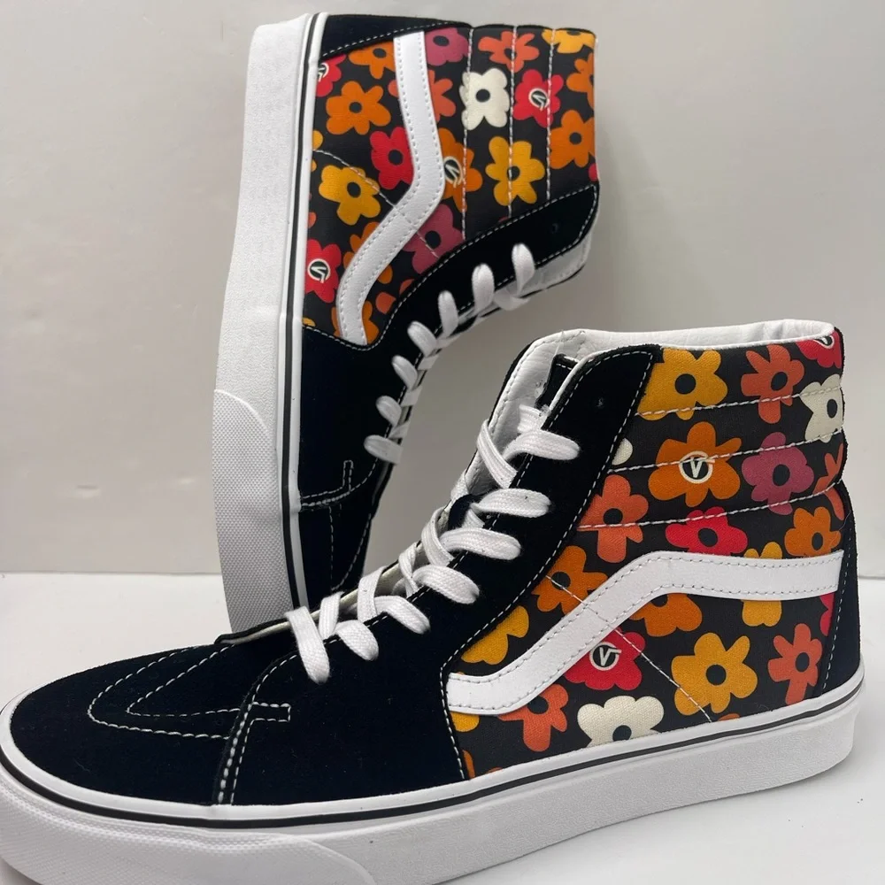 Vans Men's Sk8-Hi
Flower Black/Multi Sneakers
VN000D5|BML
Floral High-Top - Picture 14 of 16
